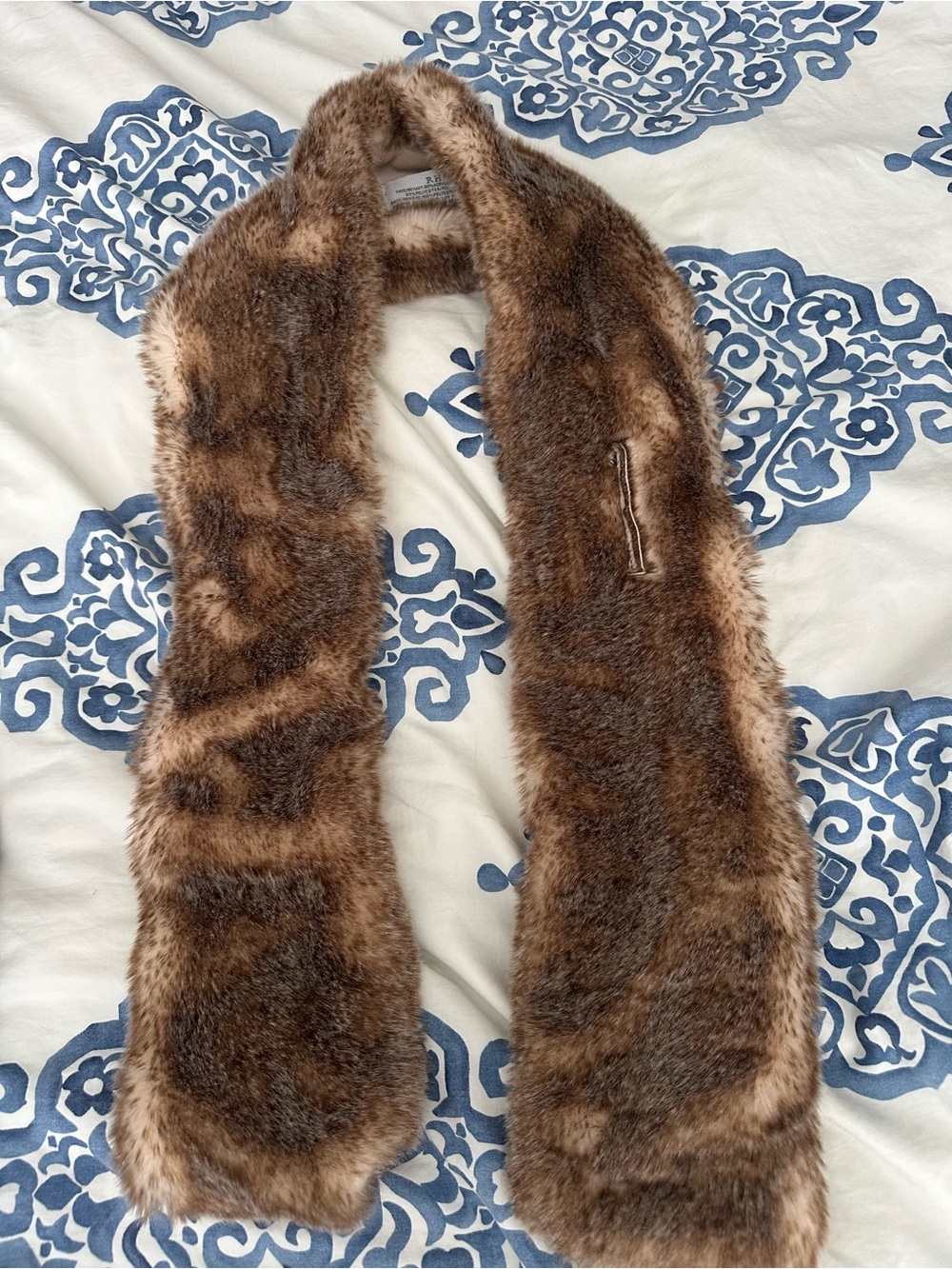 NWOT RH (Restoration Hardware) faux-fur pull-through scarf